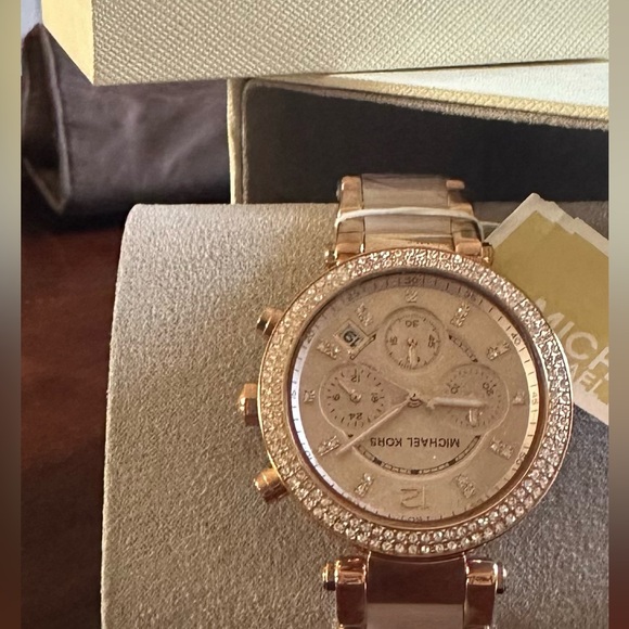 Michael Kors Rose Gold Tone Watch - Picture 6 of 6